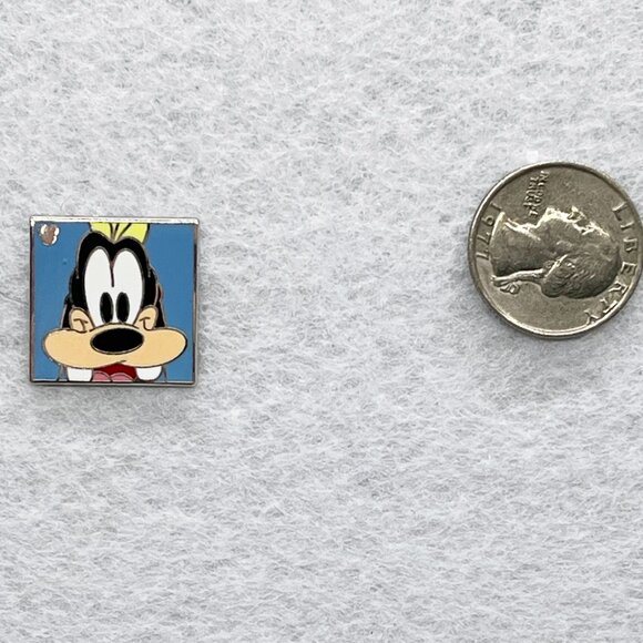 🔮 5/$25 Disney Square Goofy Pin - Picture 2 of 2